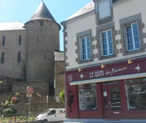 Le-Quai-des-Flaneurs