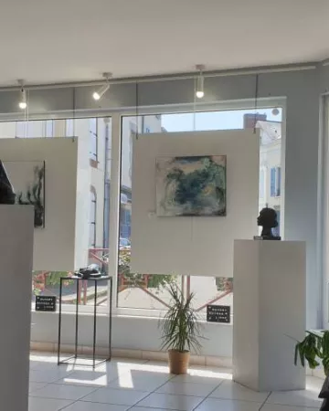 Majestic Gallery Montsûrs