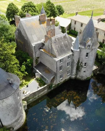 @chateaudelapreuille