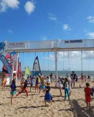 Club de plage et base nautique des dauphins